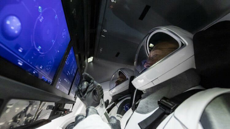 Запуск SpaceX Crew Dragon к МКС перенесли — состоится ли он снова?